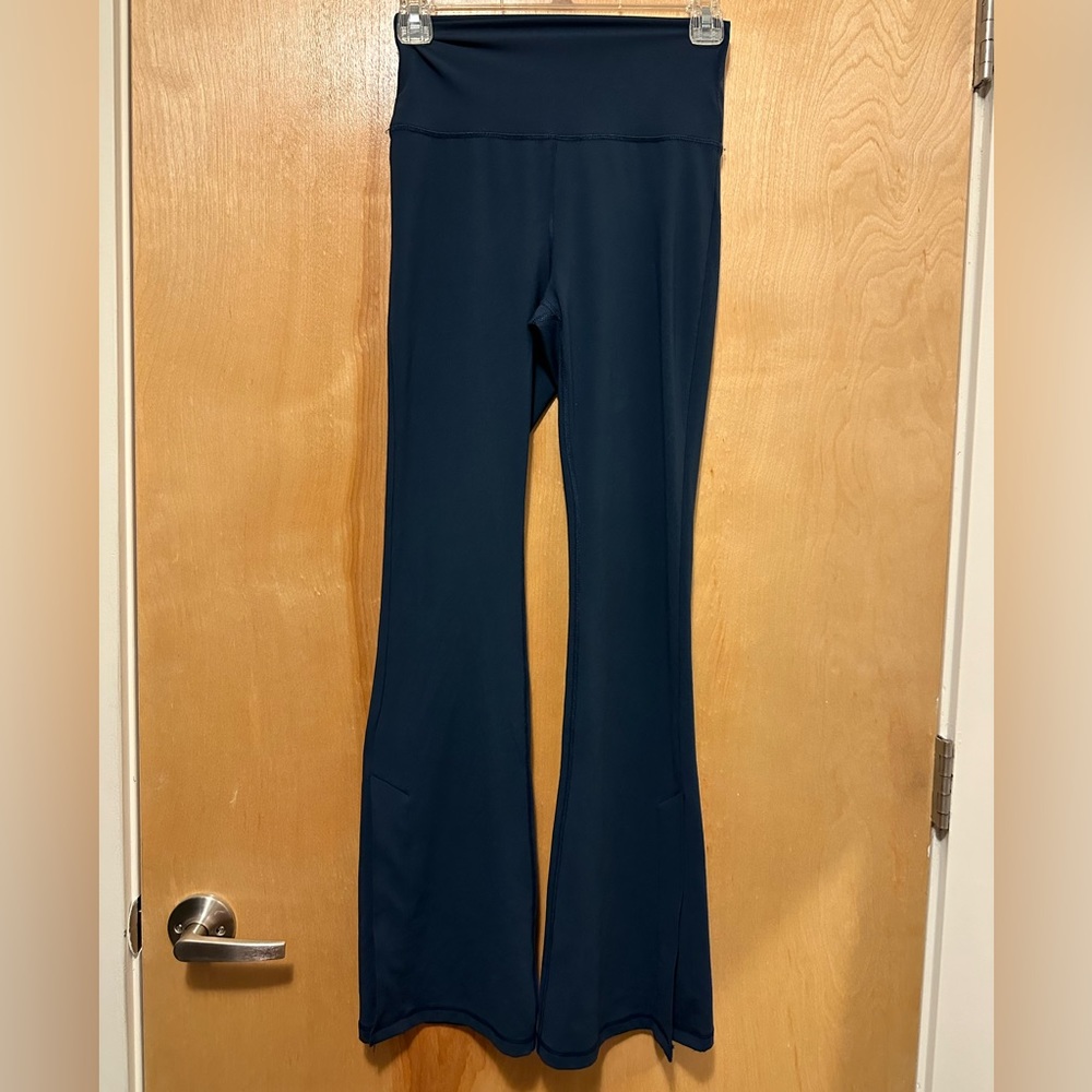 90 degree by reflex flare slit leggings